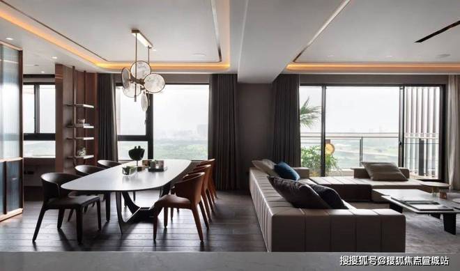 桥C位前湾壹号售楼处发布：一席尽奢藏”AG真人国际网站®前湾壹号售楼处 虹(图3)